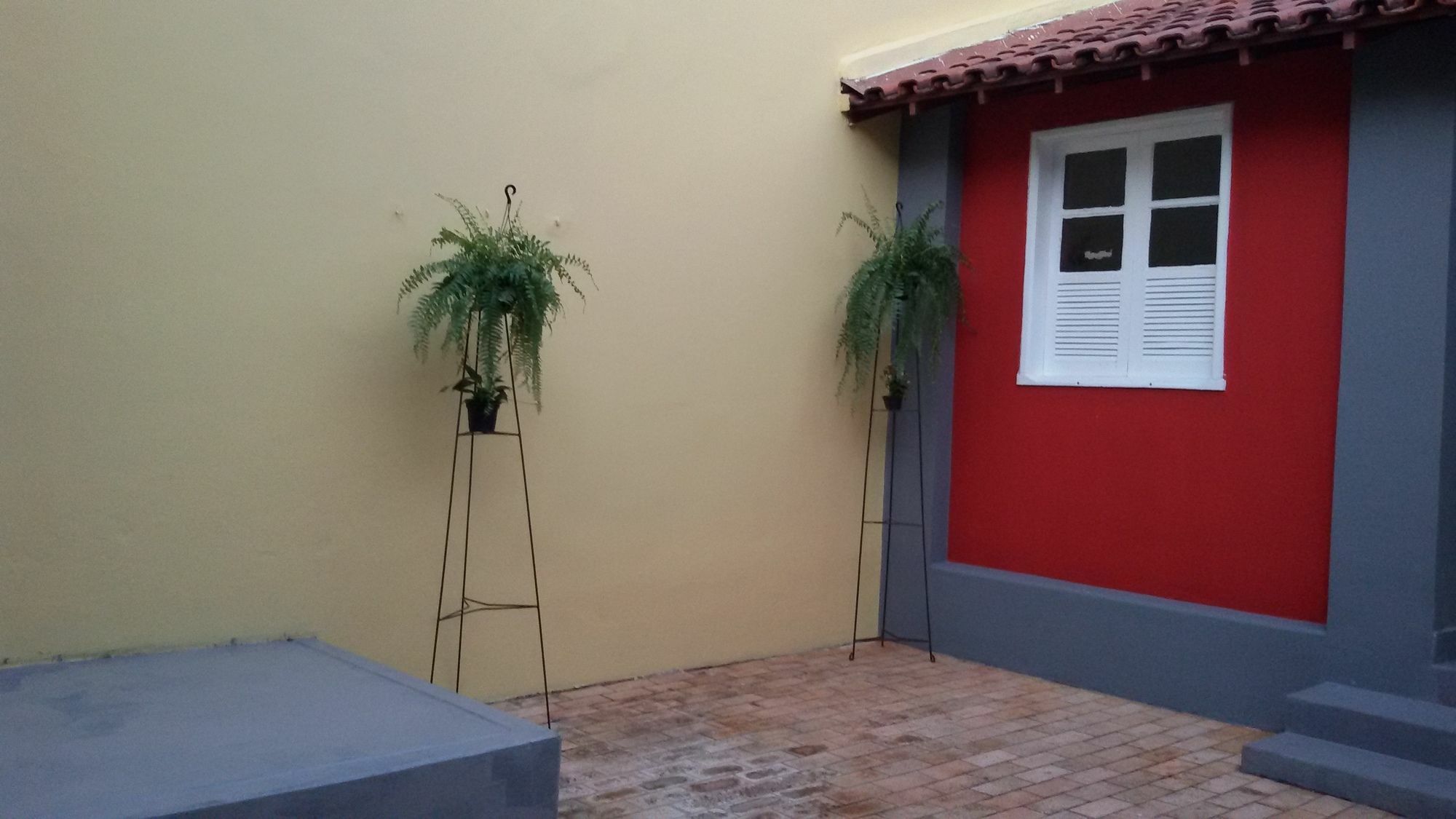 Center *